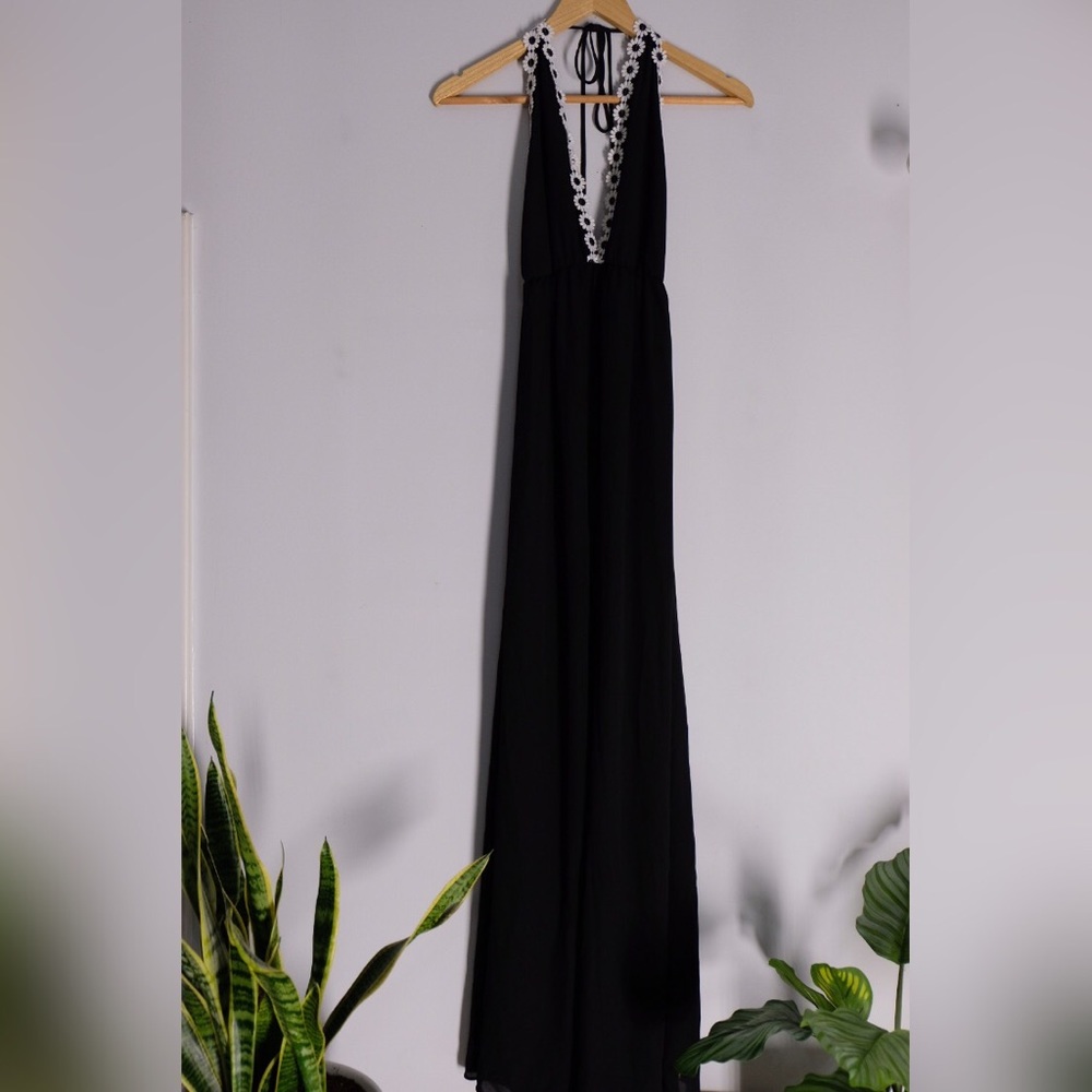•• Daisy Halter Maxi Dress ••